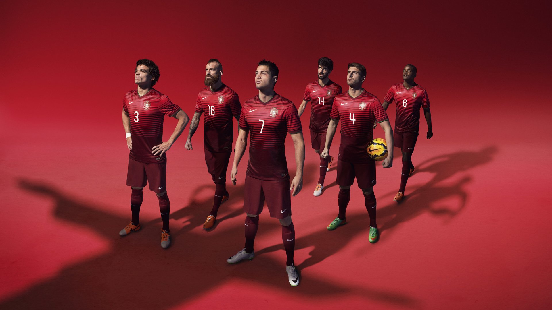 中国女篮核心球员发挥关键作用 带动全队，中国女篮团队