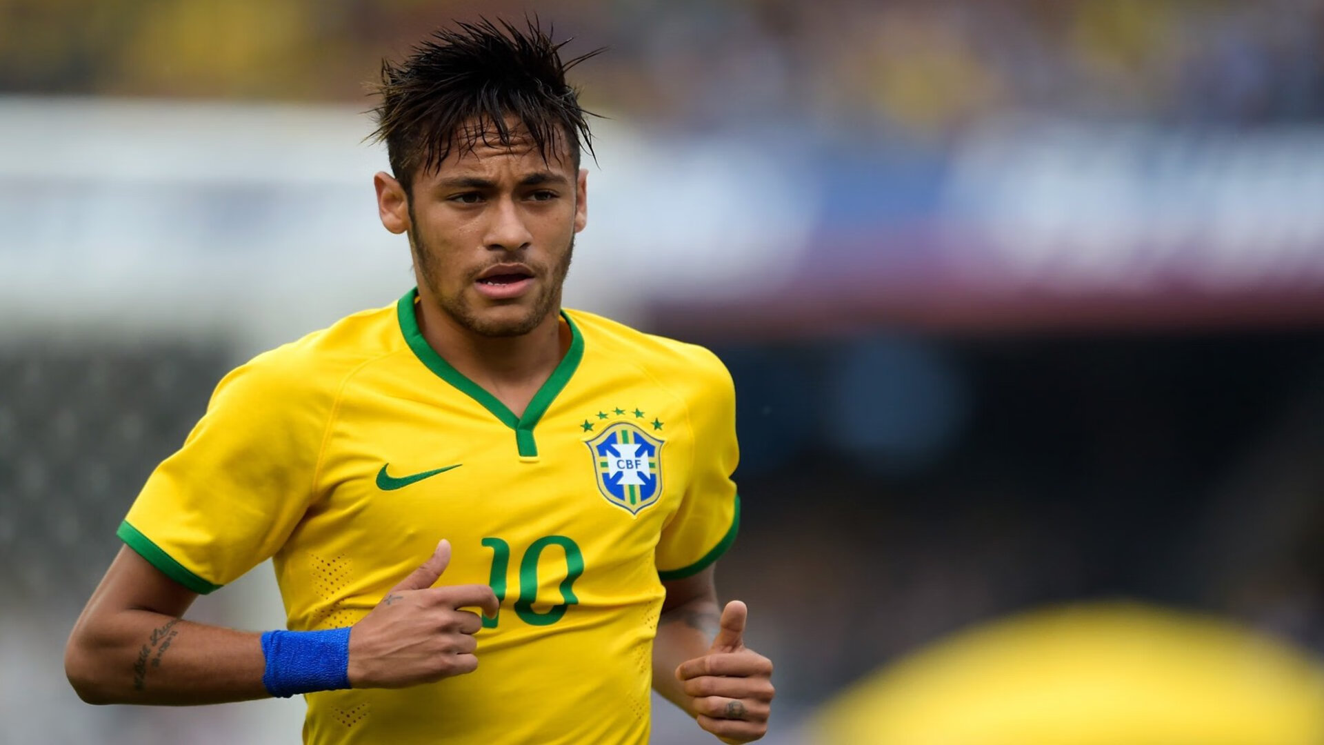 年轻球员在关键战中脱颖而出，年轻球员最佳阵容