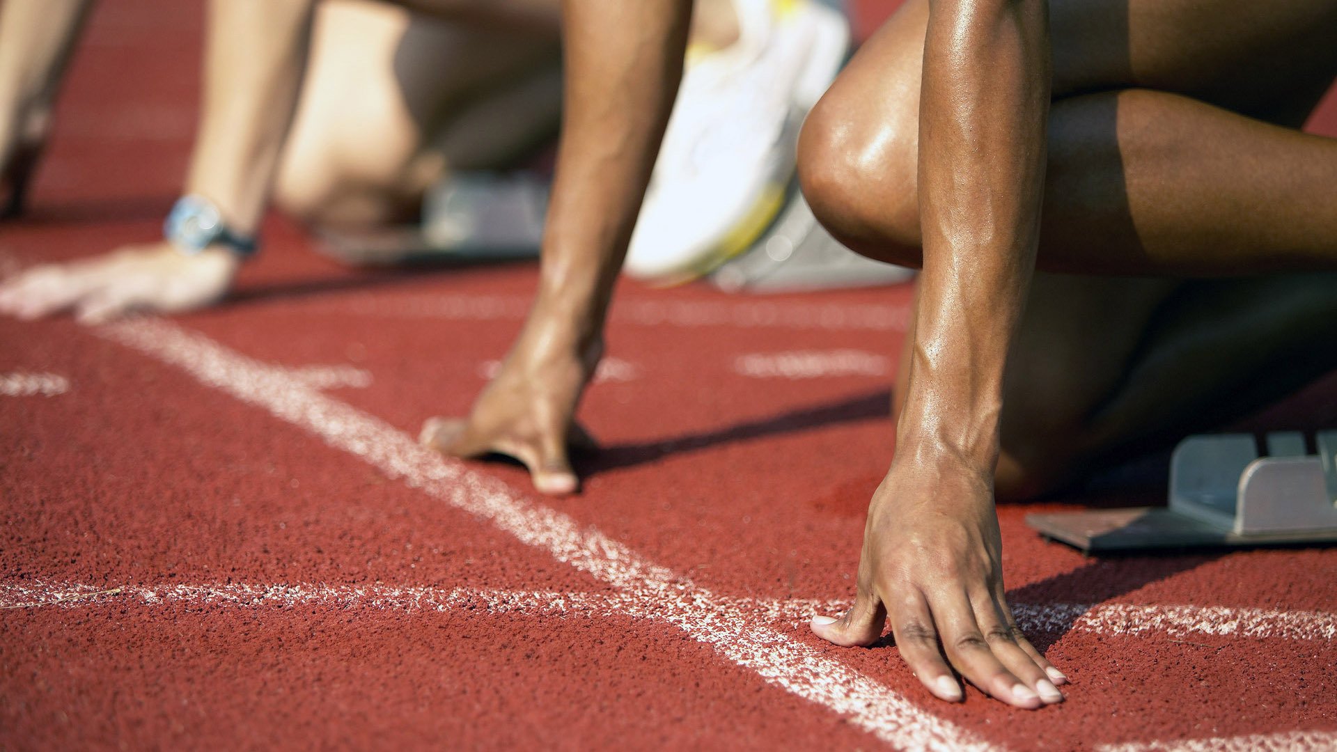 浓眉带伤出战湖人带动全队节奏，湖人队的浓眉伤势怎么样